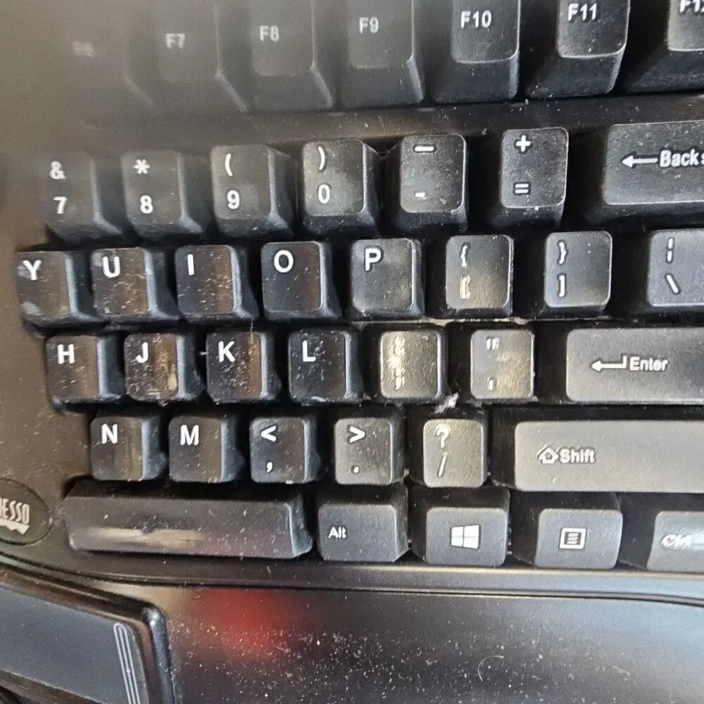 ADESSO PCK-308UB BLACK Wired Ergonomic Contoured Multimedia Touchpad Keyboard